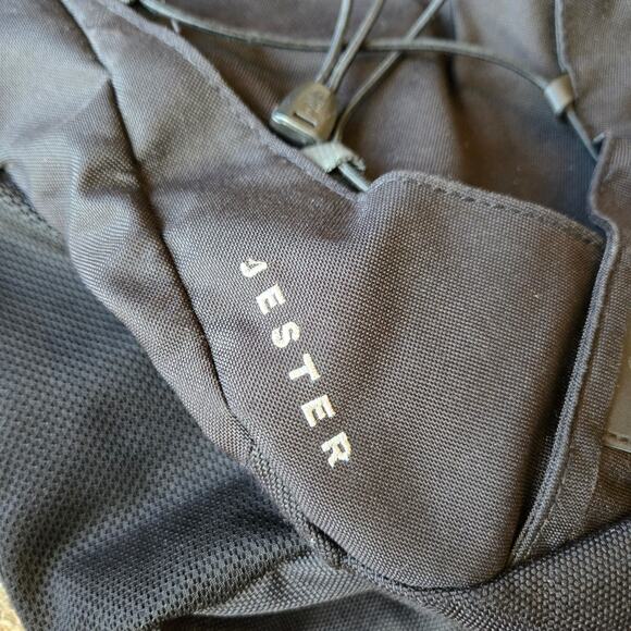The North Face Jester Backpack Bag Flexvent Black School Commuter Travel Hiking - Picture 2 of 10